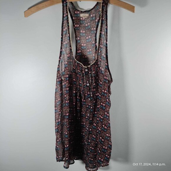 Aerie size medium feminine‎ dainty top sheer with gold trim & blue/pink flowers - Picture 3 of 8